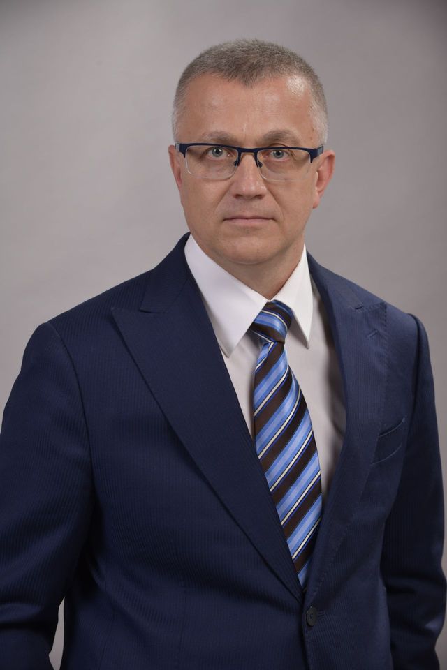 Adrian Ceparu, Socio