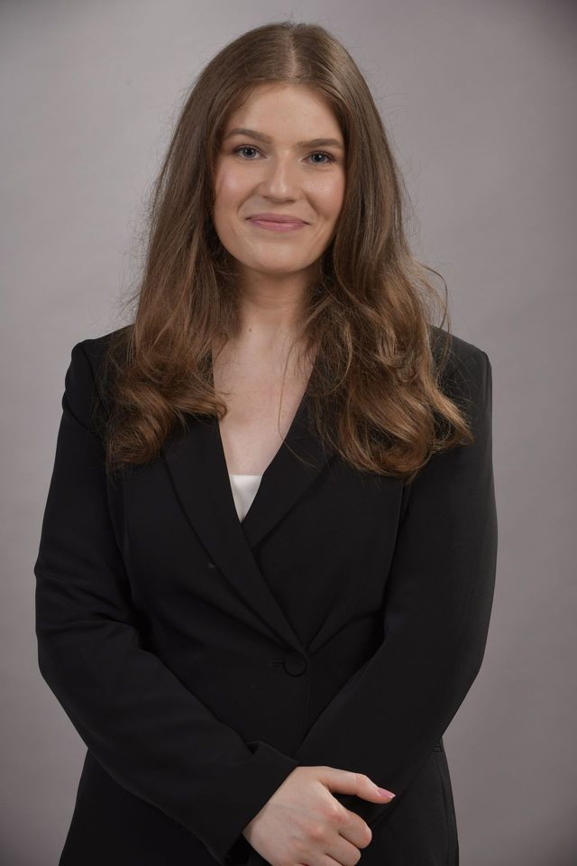 Gabriela Filip, Abogado